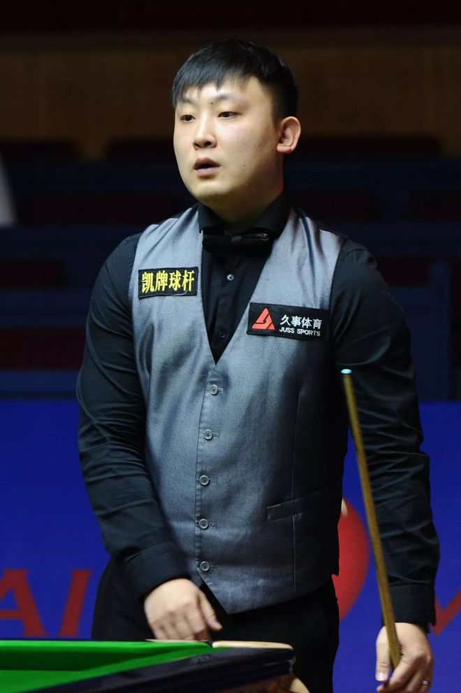 只考察他在 只考察他在